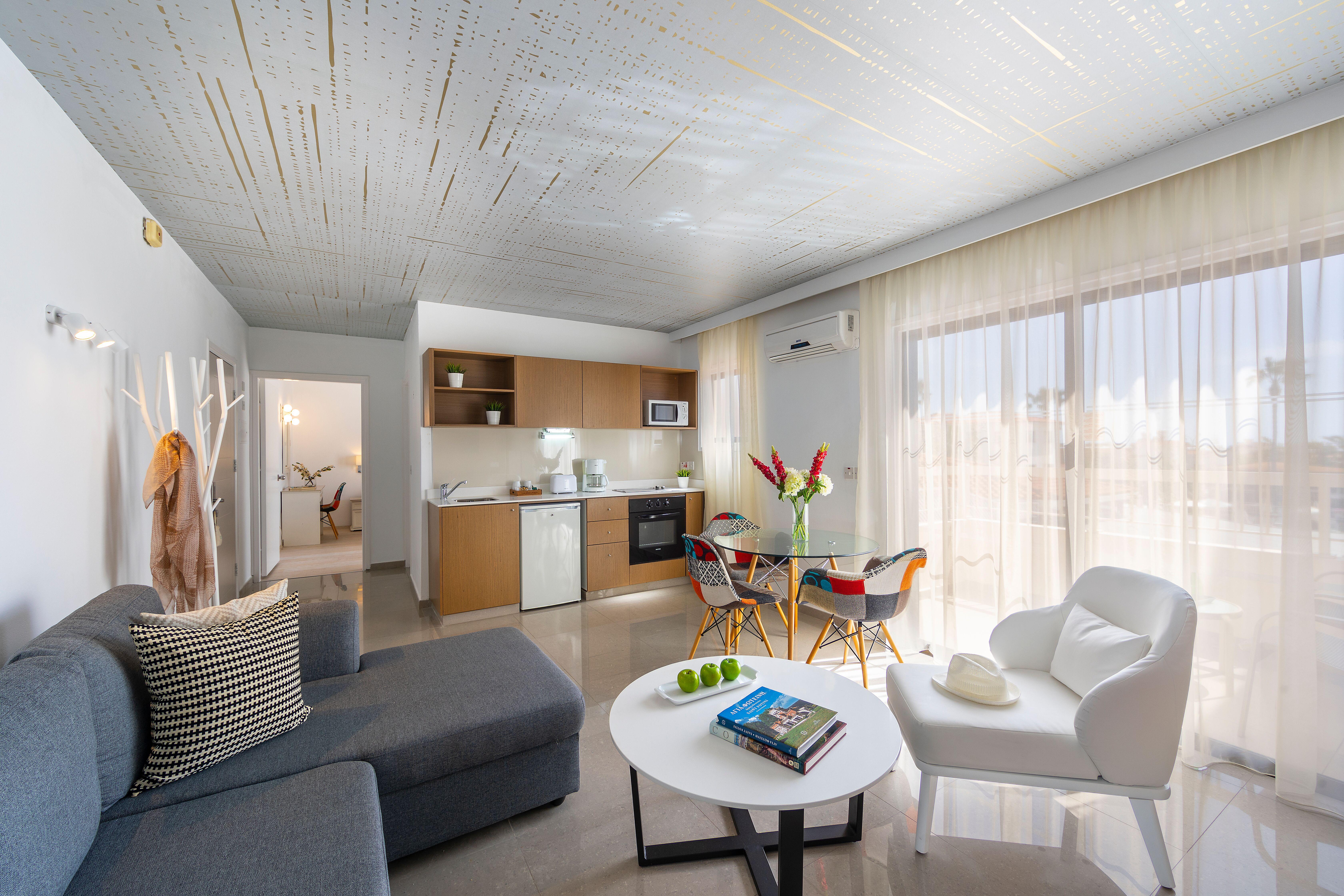 King Jason - Designed For Adults By Louis מלון Paphos