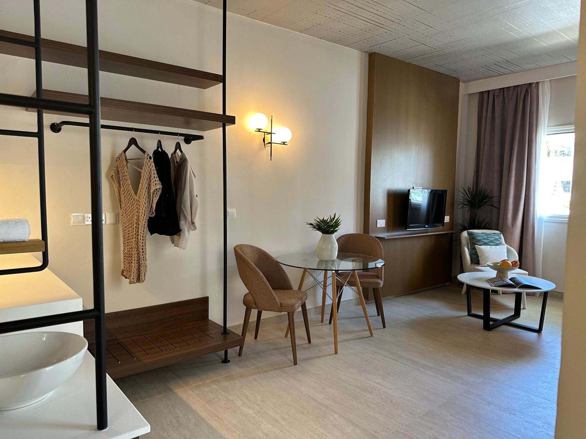 מלון King Jason - Designed For Adults By Louis 4*
