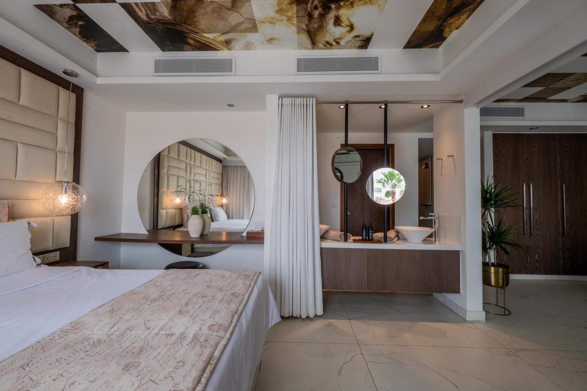 Hotel King Jason - Designed For Adults By Louis Paphos
