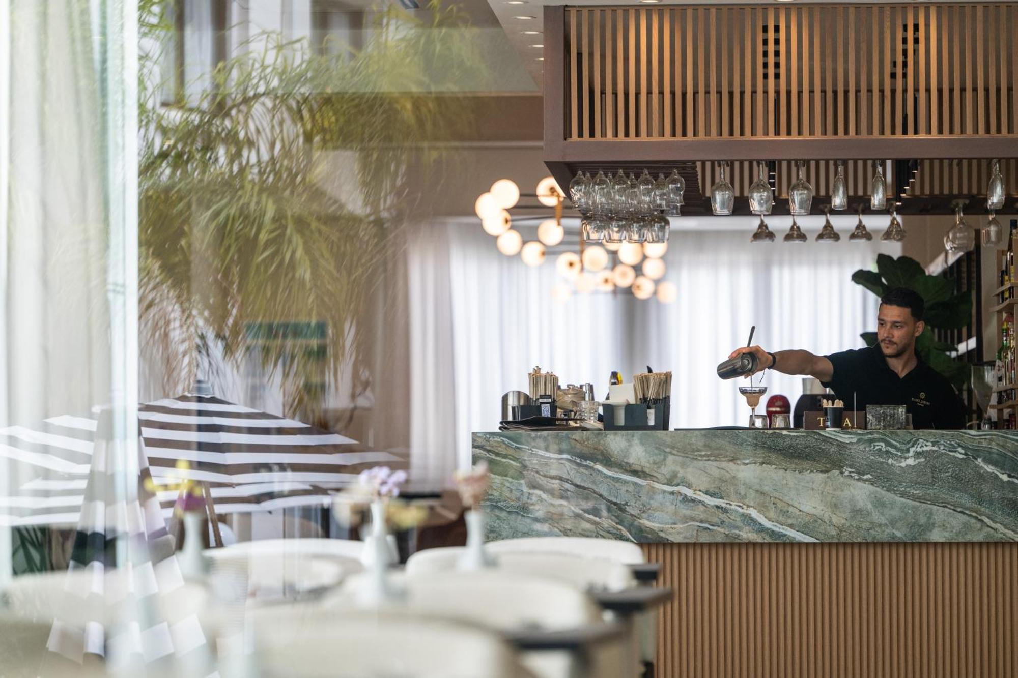 King Jason - Designed For Adults By Louis Hotel 4*