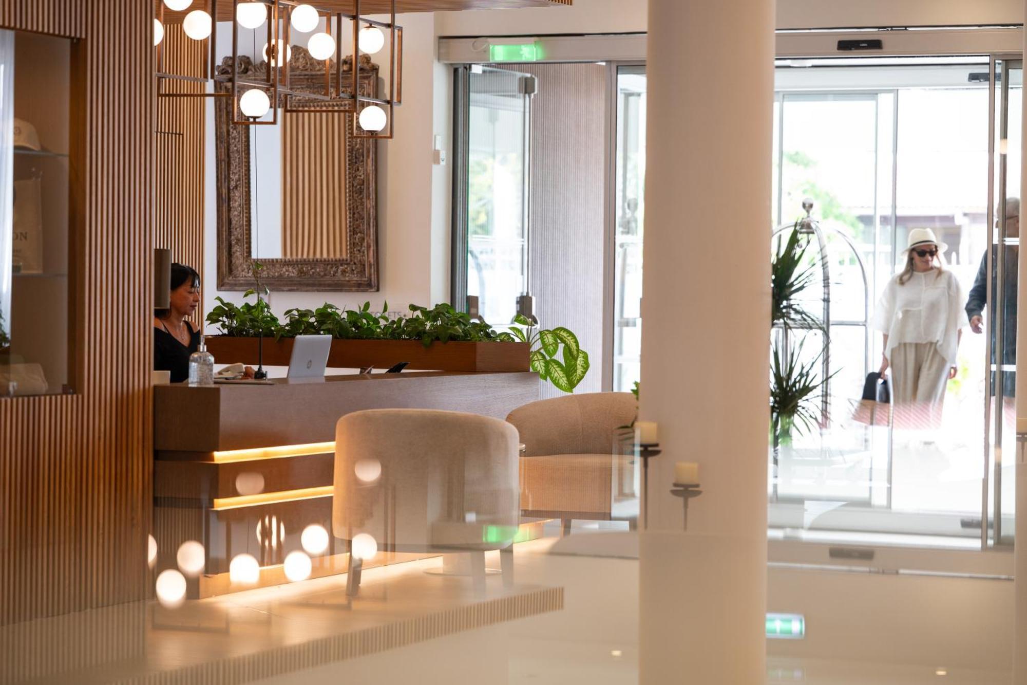 Hotel King Jason - Designed For Adults By Louis Paphos