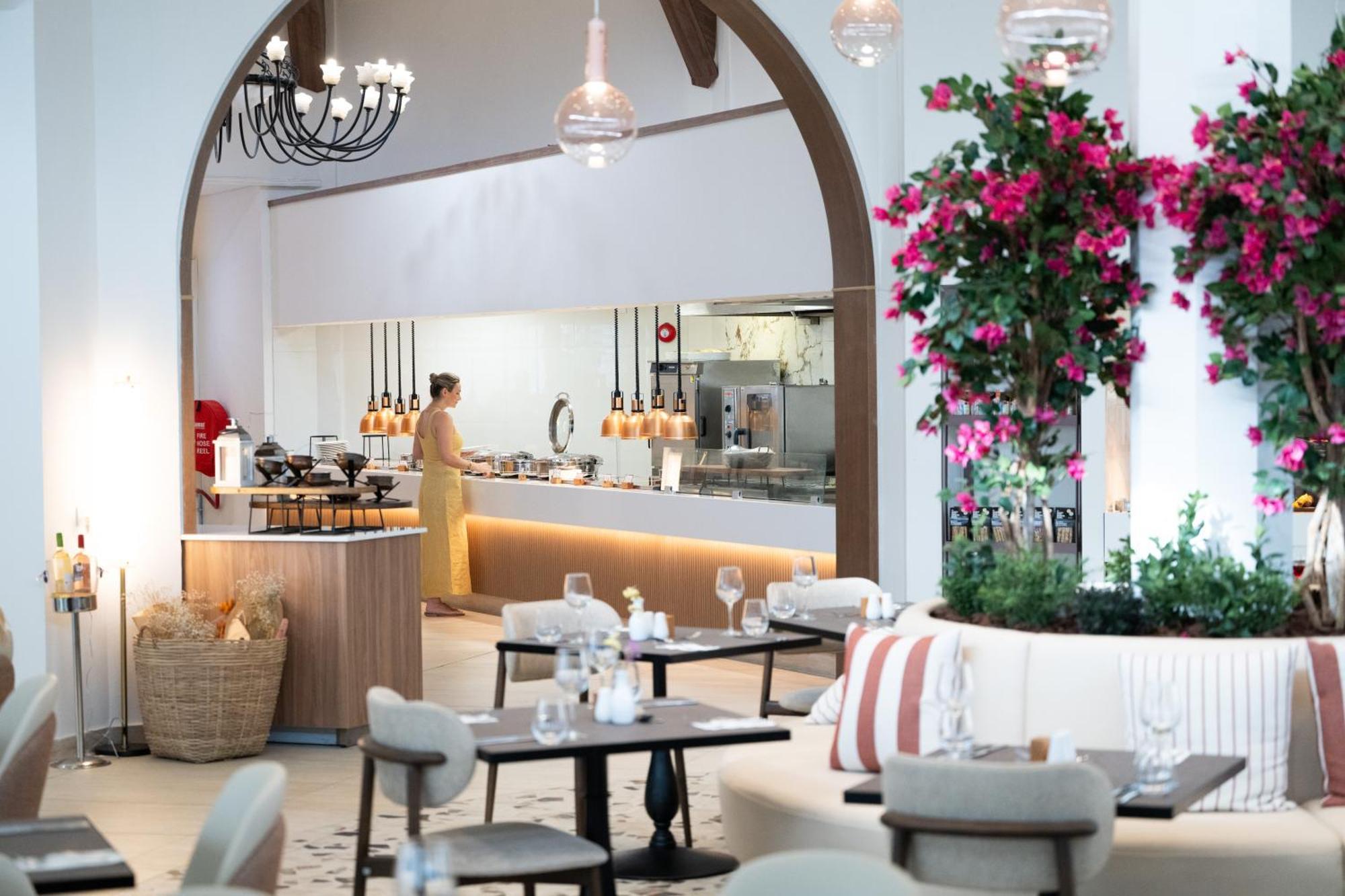 King Jason - Designed For Adults By Louis Hotel