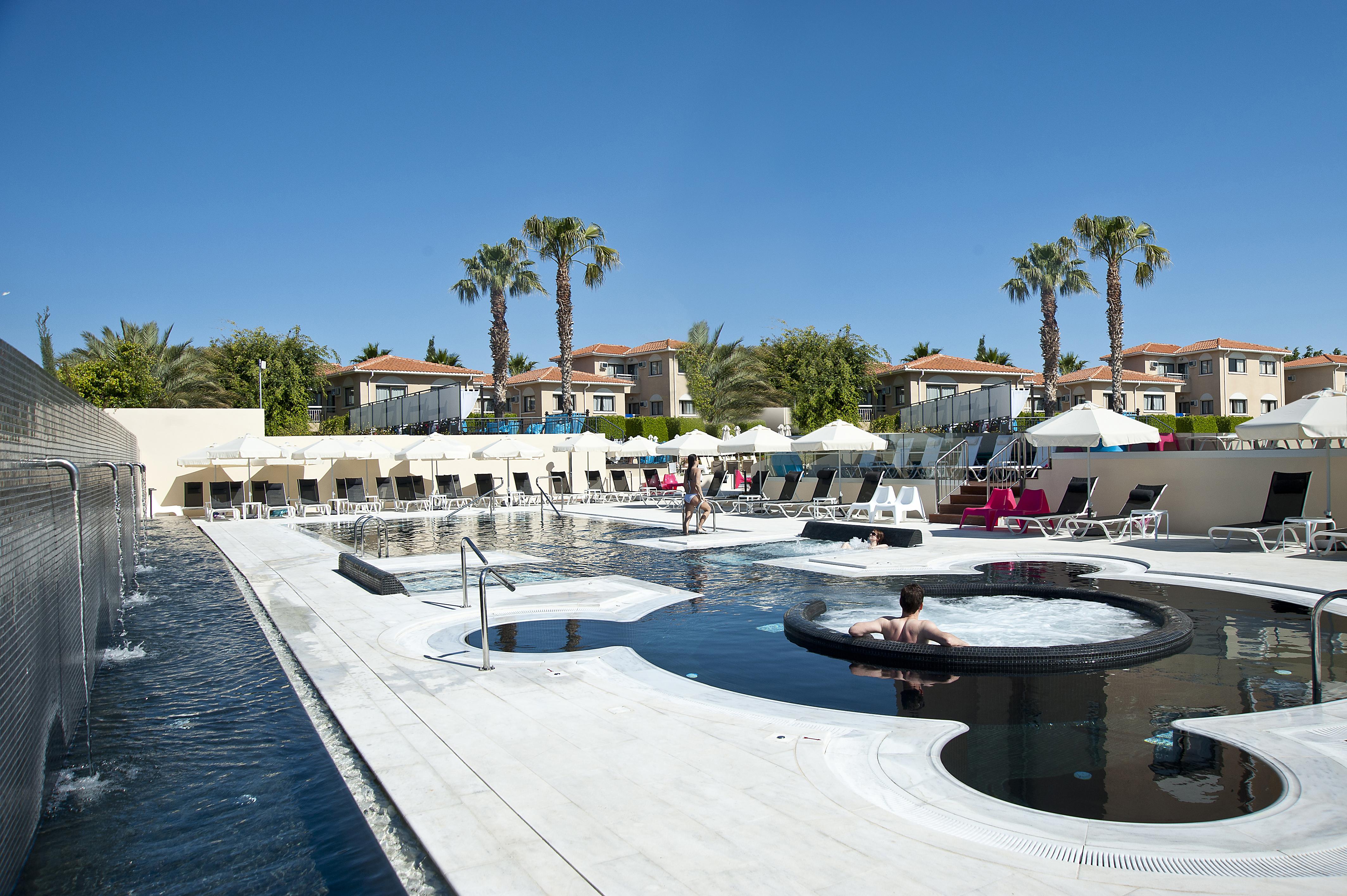 King Jason - Designed For Adults By Louis Hotel