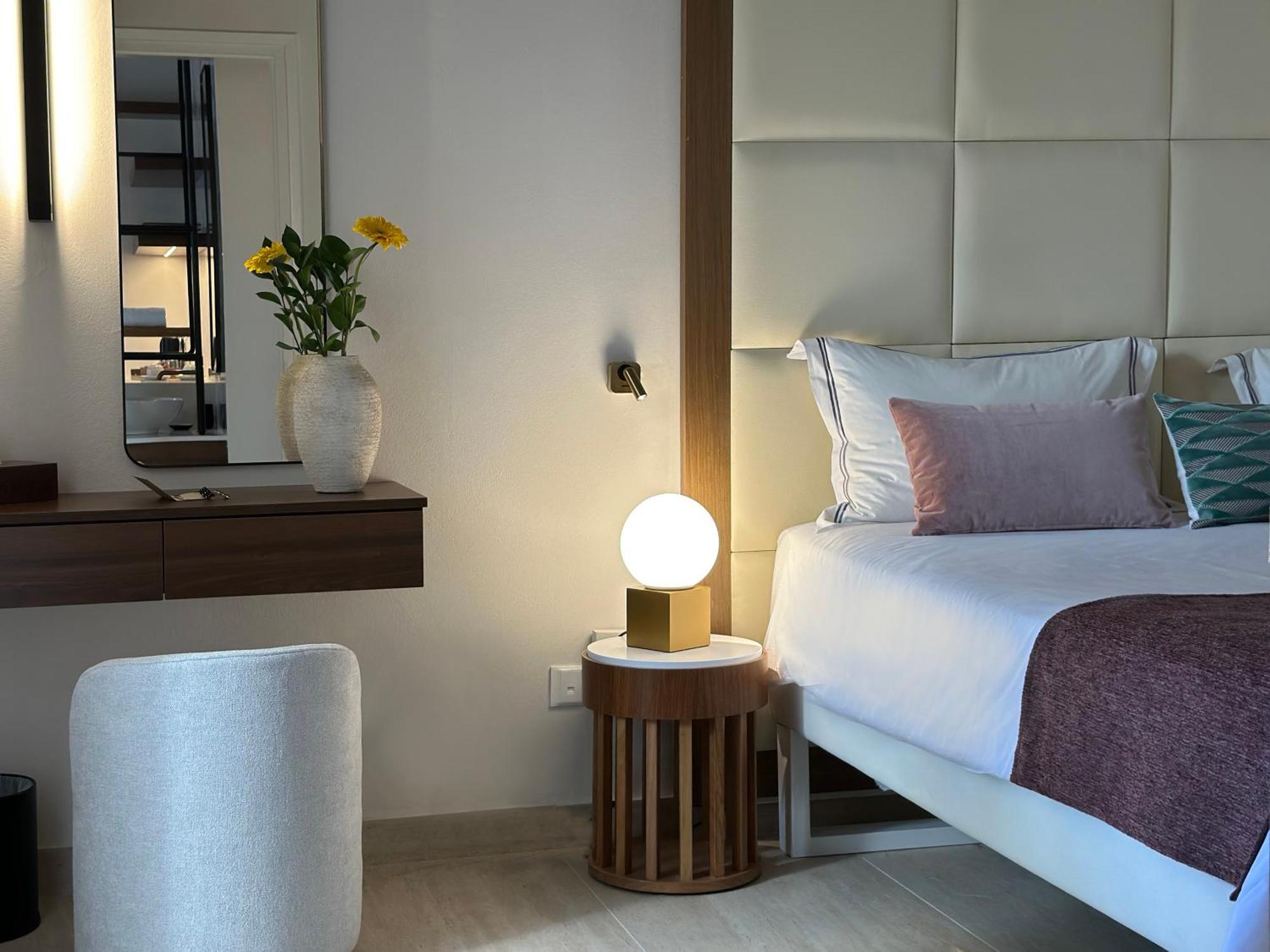 King Jason - Designed For Adults By Louis Hotel